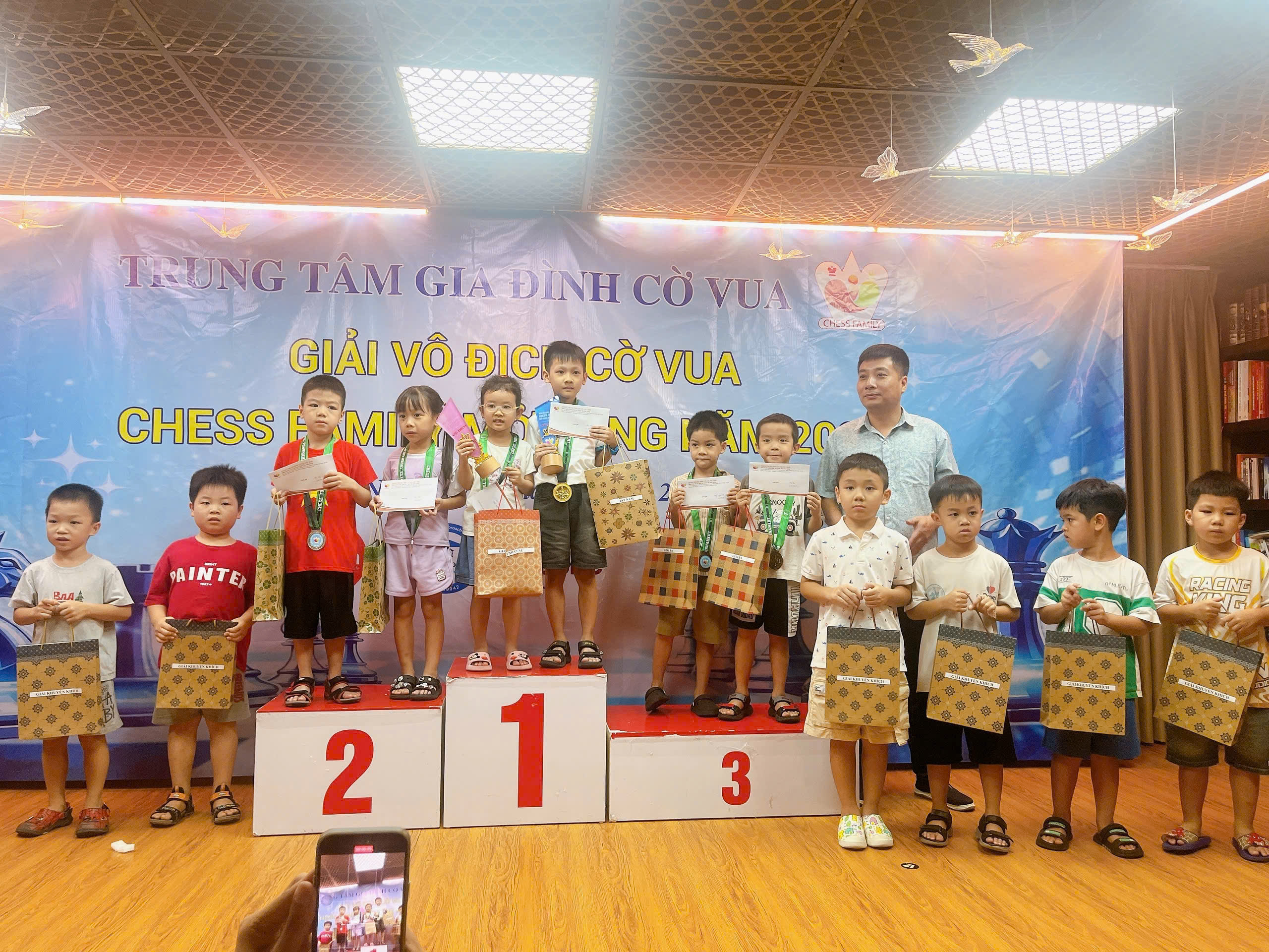 Hoàng Đình Tùng – Niềm tự hào cơ sở Vân Canh, xuất sắc giành giải Ba tại Giải Gia đình Cờ vua 2025